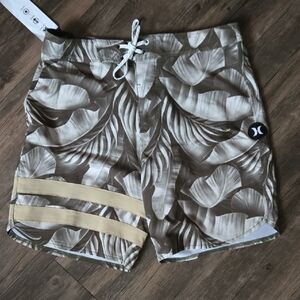 Hurley Men's Olive and Cream size 30 Tropical Board Shorts NWT